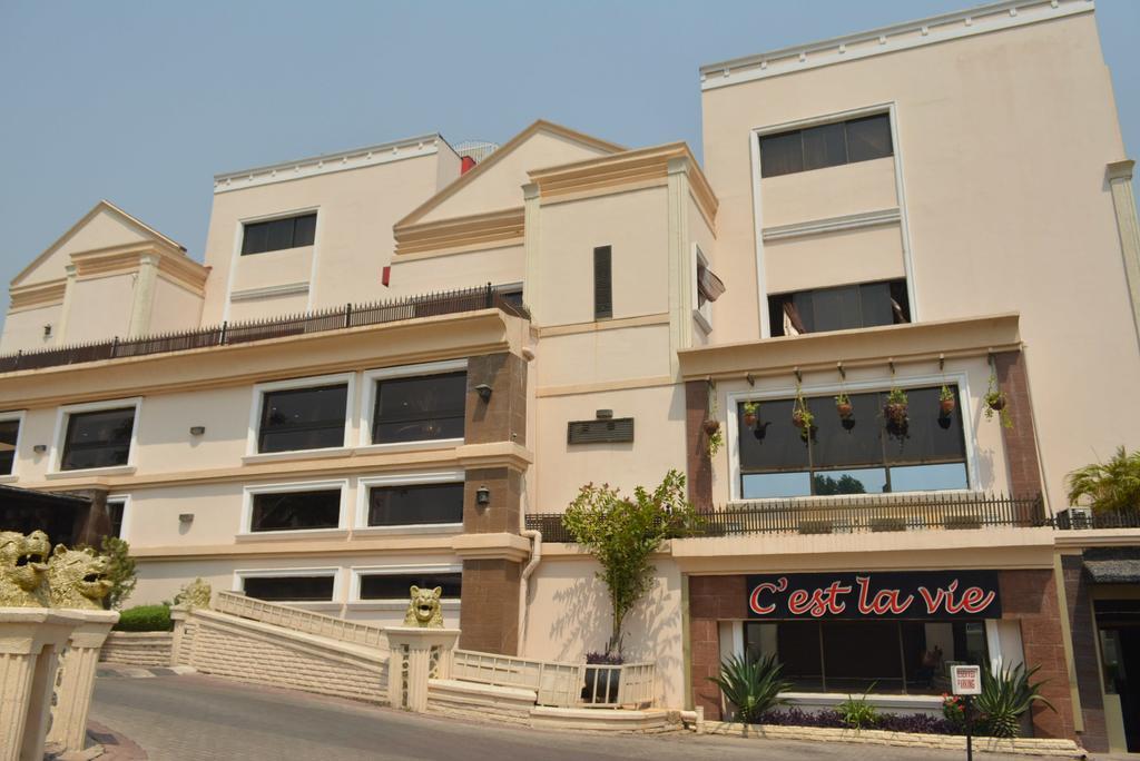 Casalinda Hotel & Gallery Resort Mobushipe المظهر الخارجي الصورة